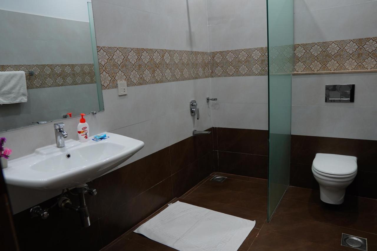 イスラマバード Grand Royal Bed & Breakfast エクステリア 写真
