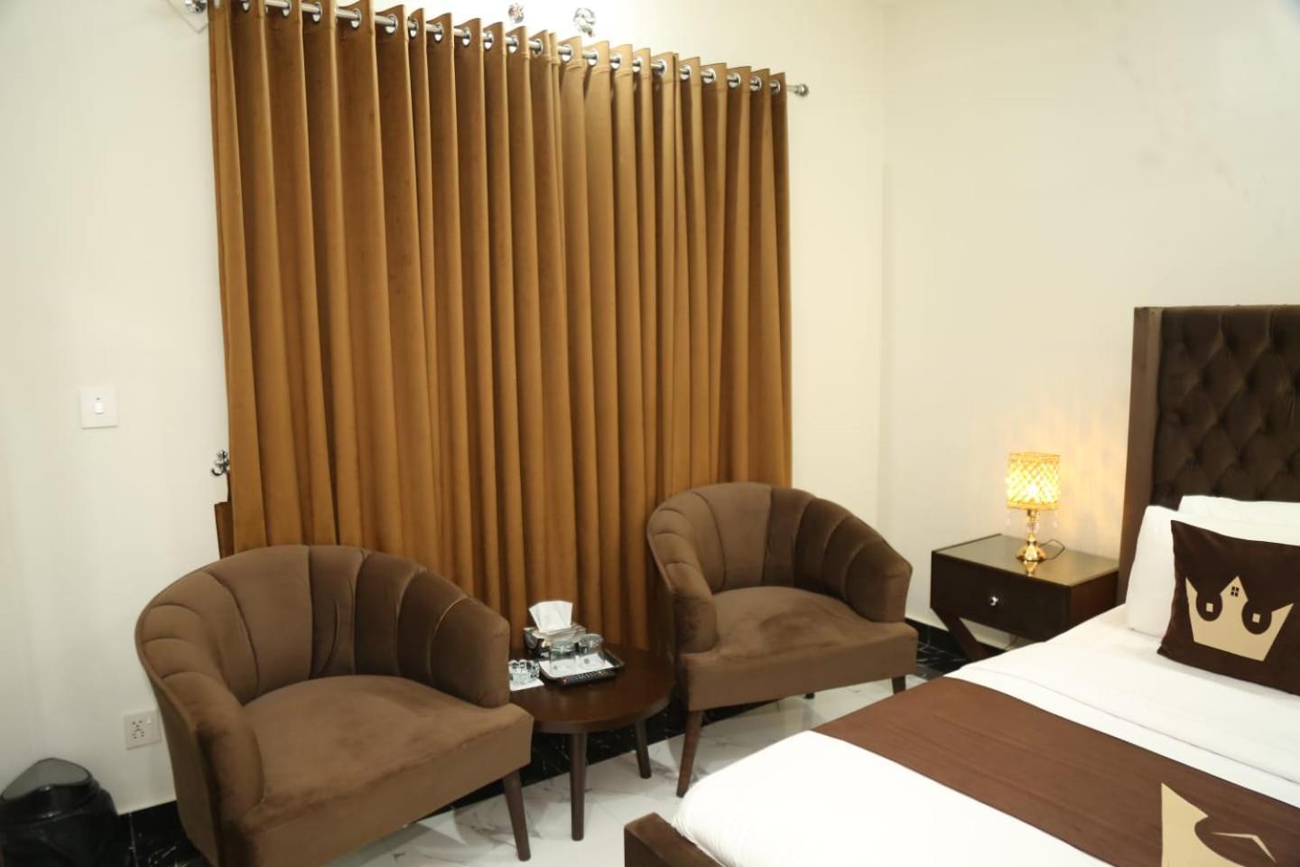 イスラマバード Grand Royal Bed & Breakfast エクステリア 写真