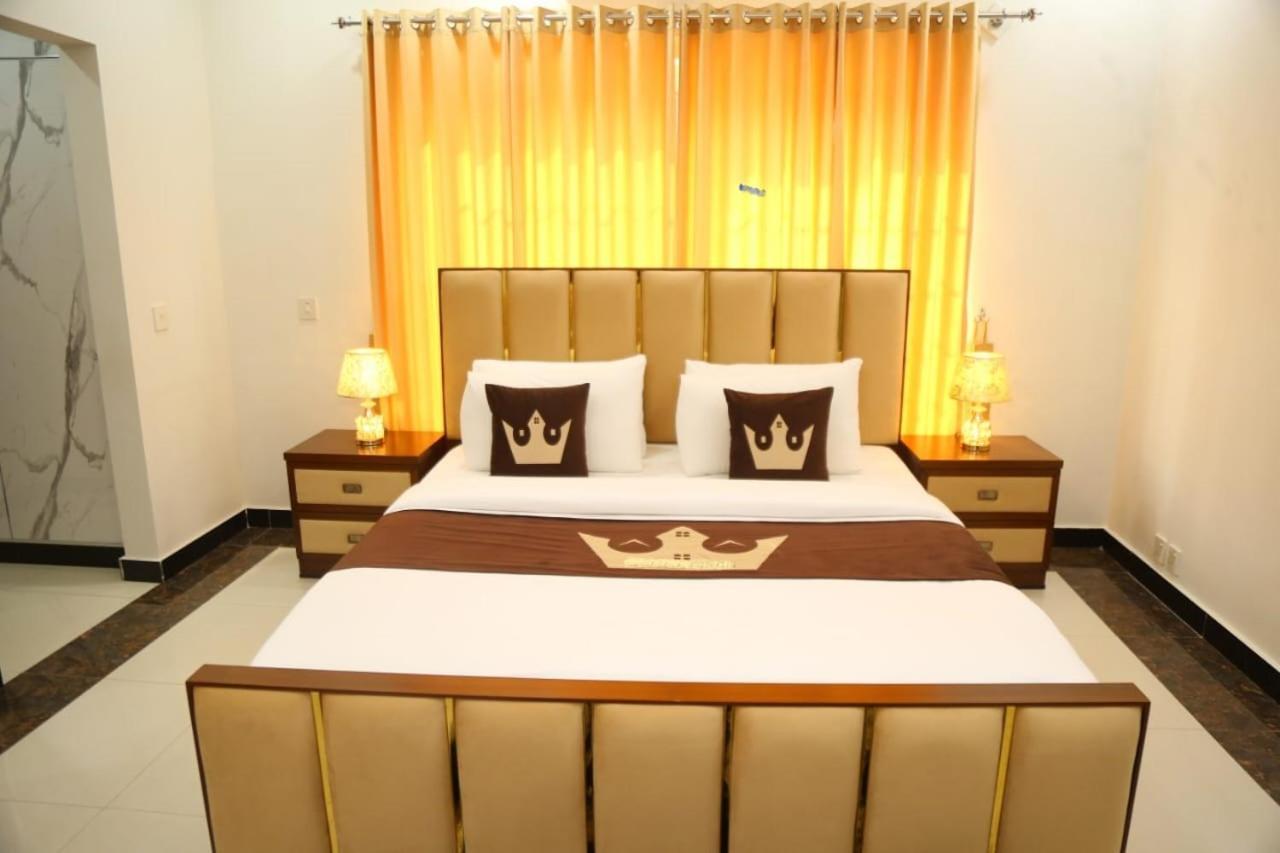 イスラマバード Grand Royal Bed & Breakfast エクステリア 写真