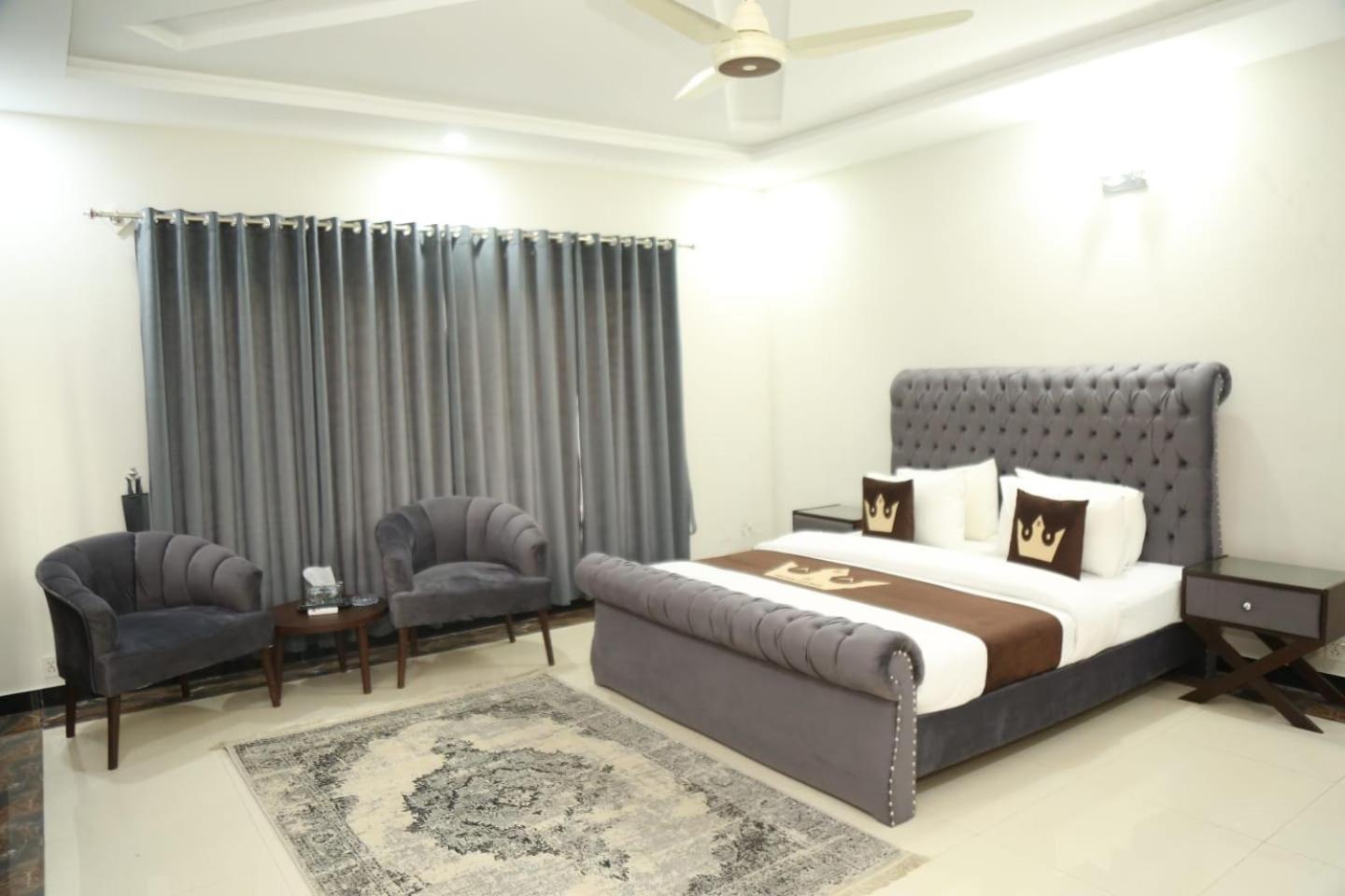 イスラマバード Grand Royal Bed & Breakfast エクステリア 写真